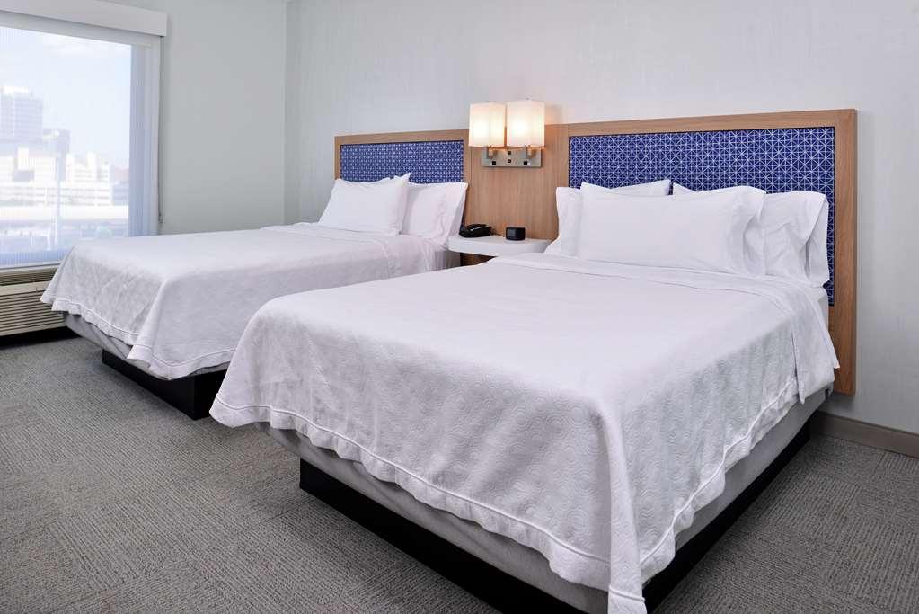 Hampton Inn Tampa Downtown Channel District Стая снимка