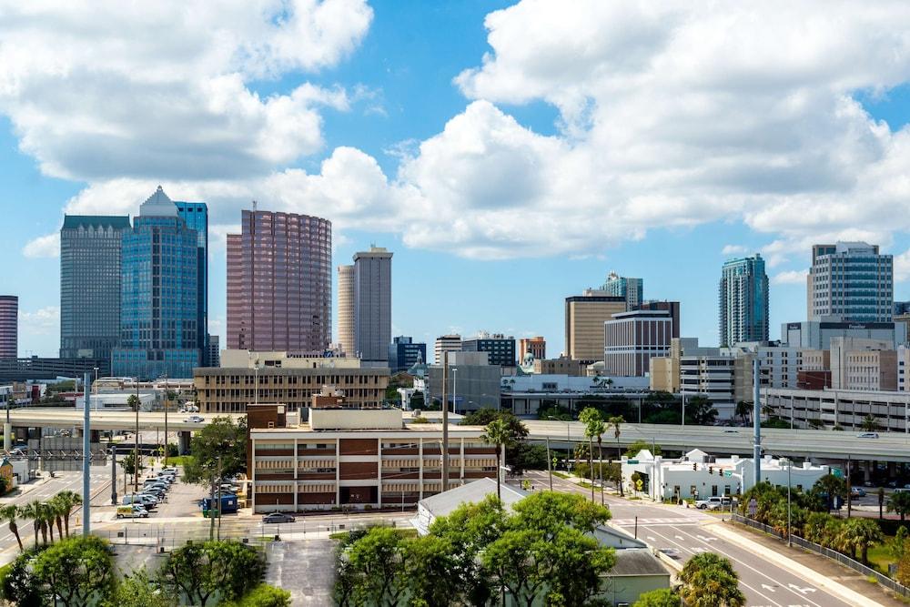 Hampton Inn Tampa Downtown Channel District Екстериор снимка