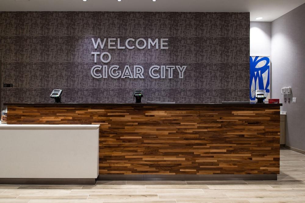 Hampton Inn Tampa Downtown Channel District Екстериор снимка