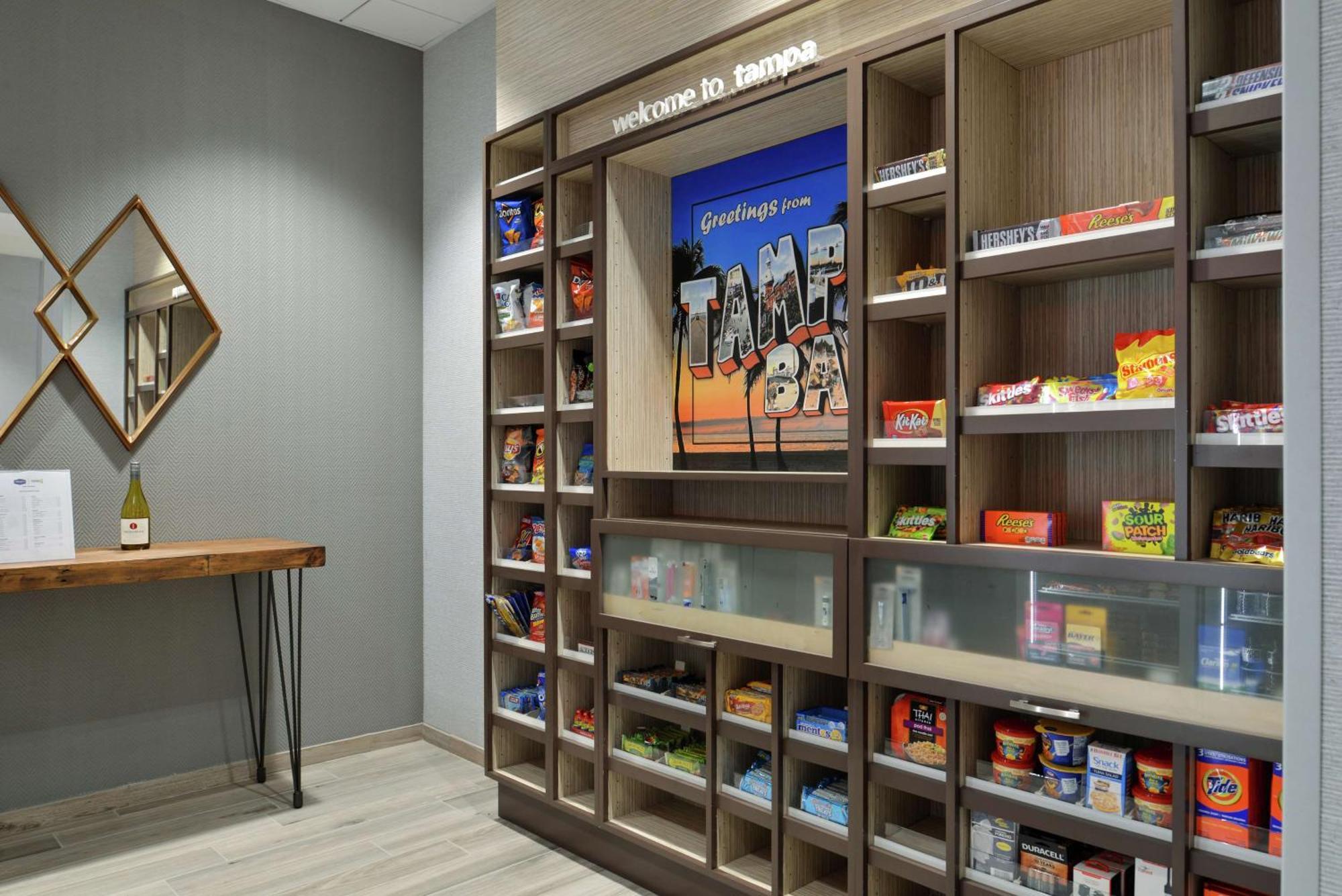 Hampton Inn Tampa Downtown Channel District Екстериор снимка