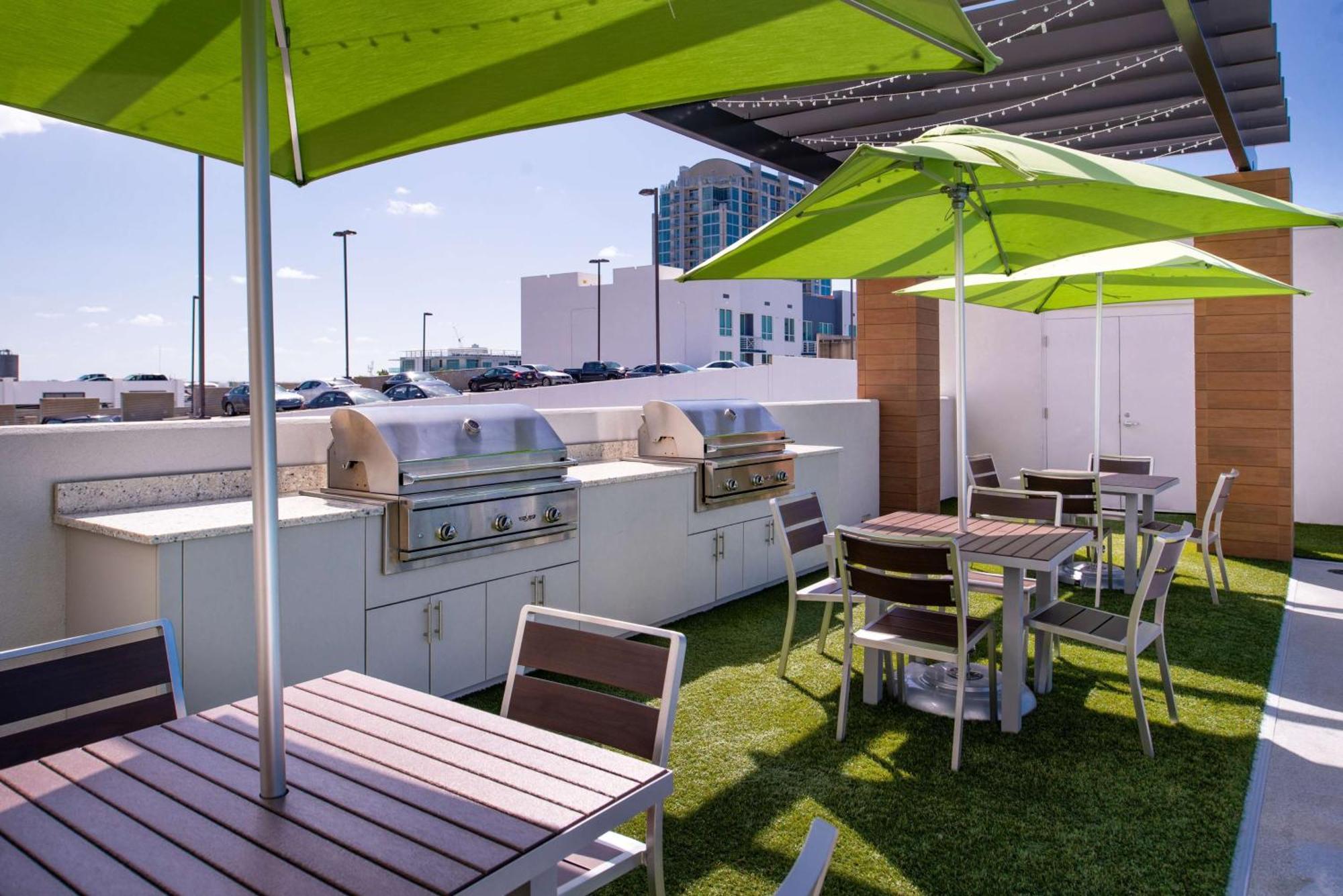 Hampton Inn Tampa Downtown Channel District Екстериор снимка